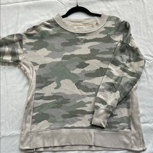 Aerie Camouflage Sweatshirt in Green and Cream